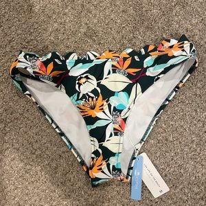 Cupshe bottoms, never worn, size M